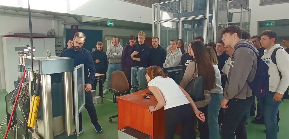 _05_via20241018.jpg