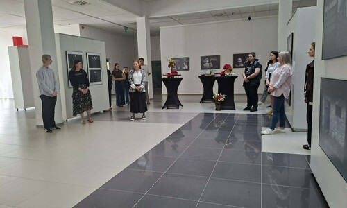 Wernisaż wystawy fotografii student&oacute;w Architektury WBiA - PODPRZESTRZENIE